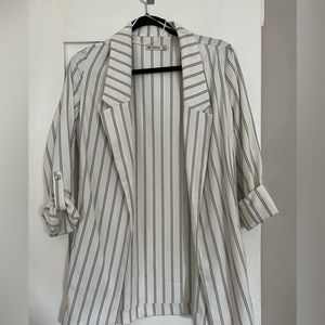 Stradivarius white black lined blazer